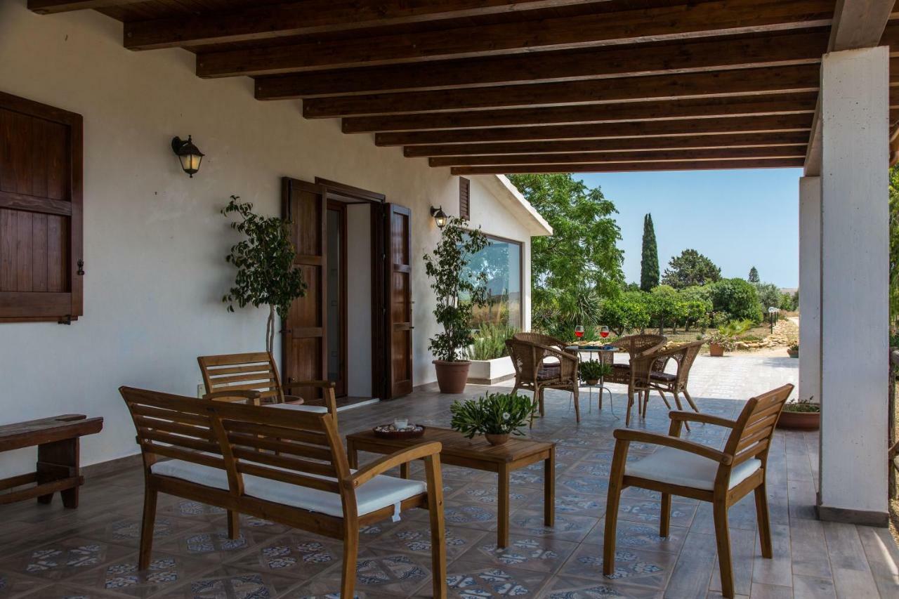 Villa Ammaliante Менфи Екстериор снимка
