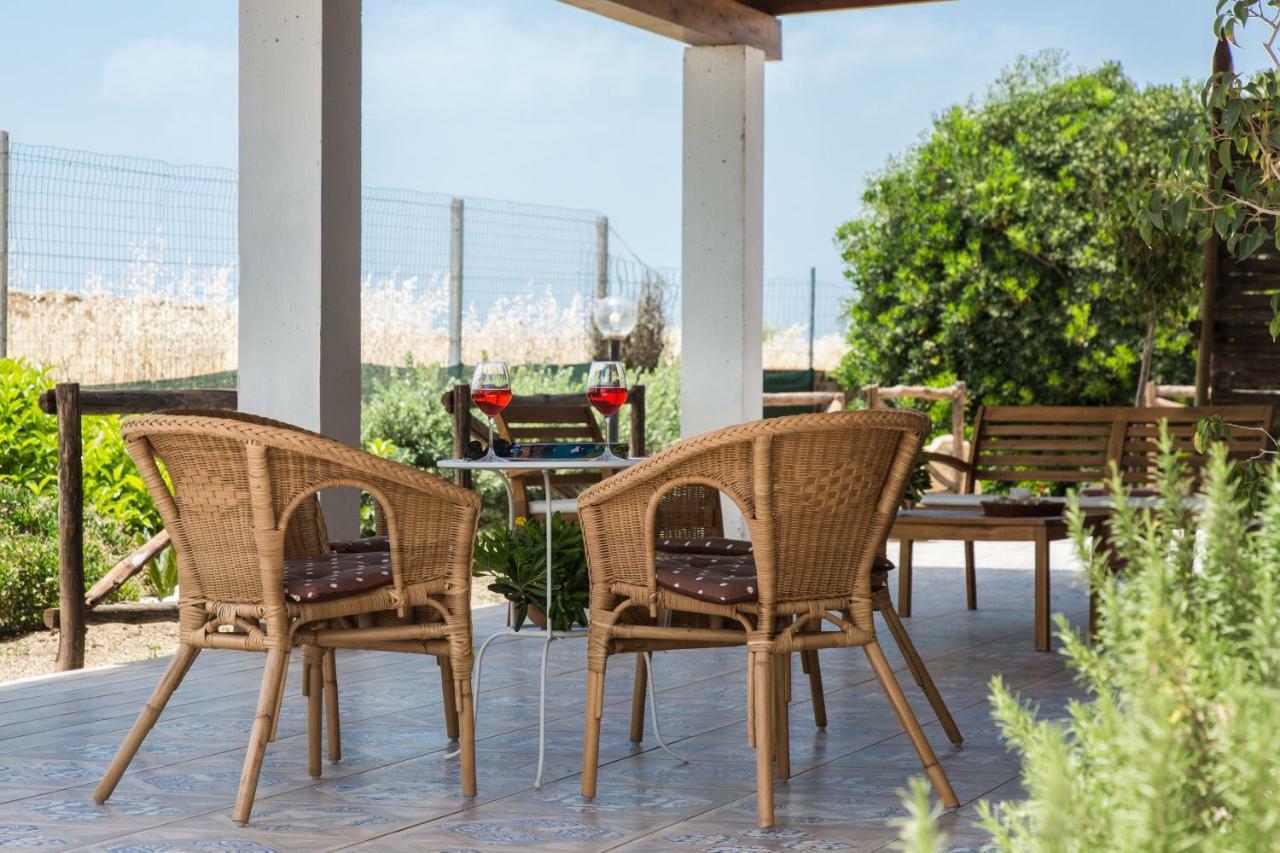 Villa Ammaliante Менфи Екстериор снимка