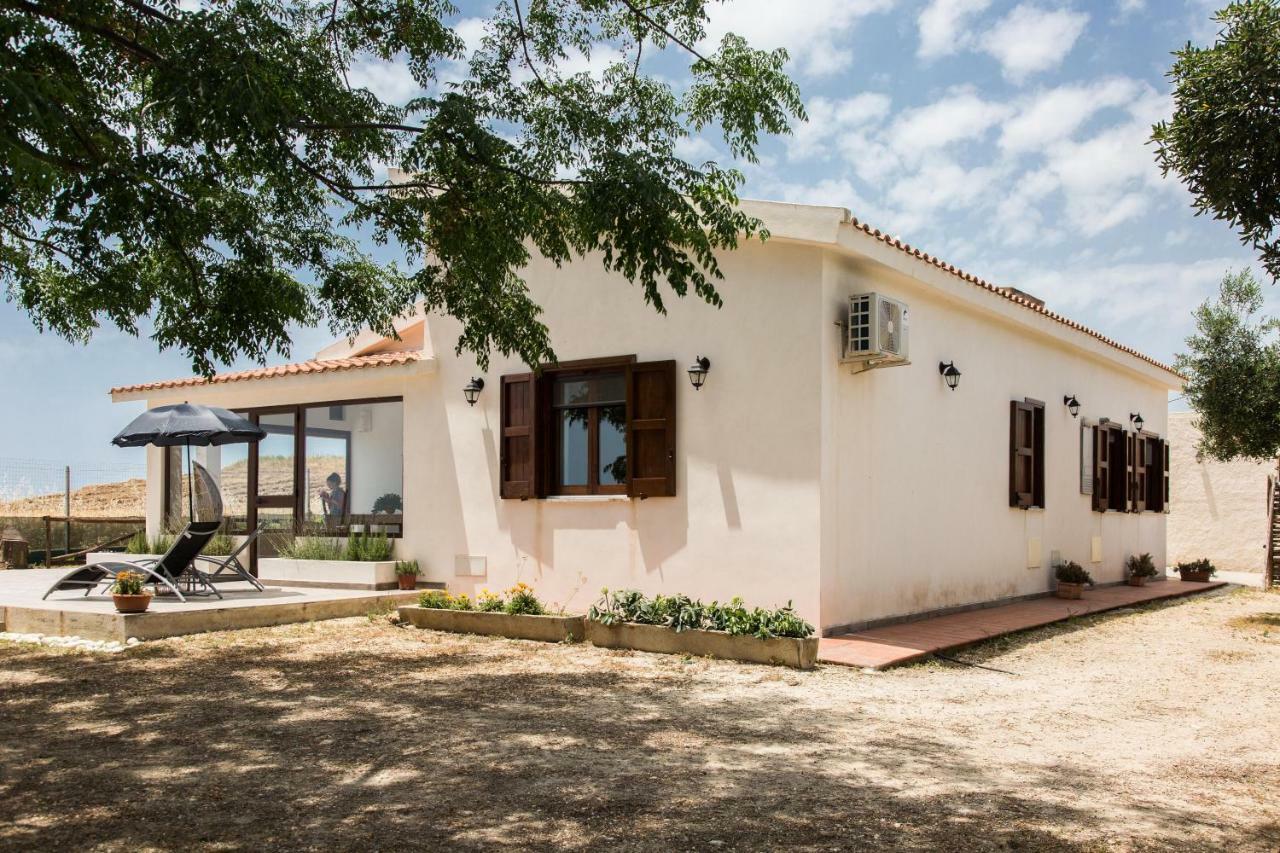 Villa Ammaliante Менфи Екстериор снимка